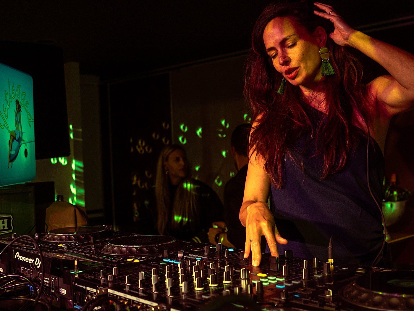 Music and Productions aan het werk